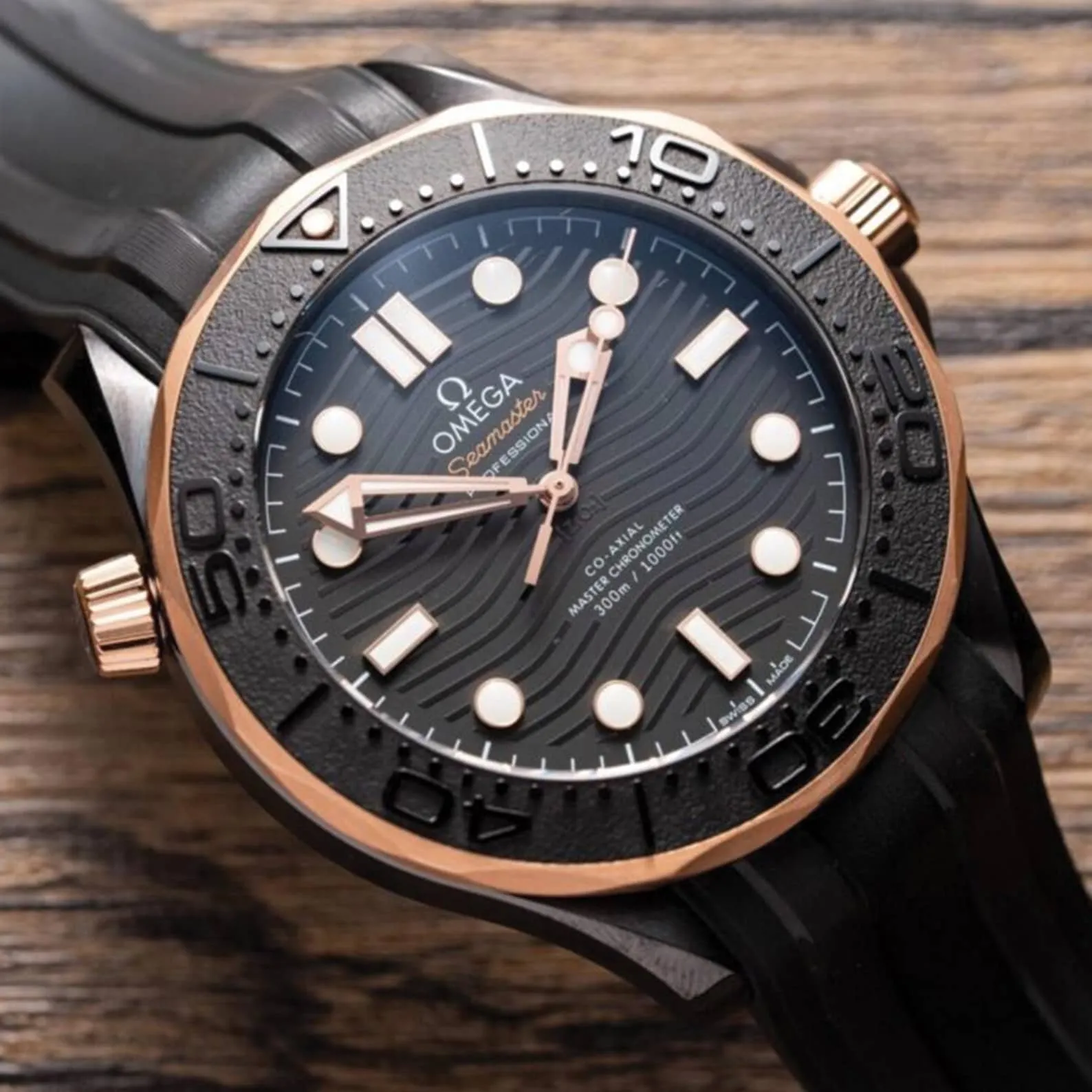 tai-xuong-7-5.webp Omega Seamaster Diver 42mm Ref. 210.22.42.20.01.002 – Ships from USA – Free Delivery - Image 1