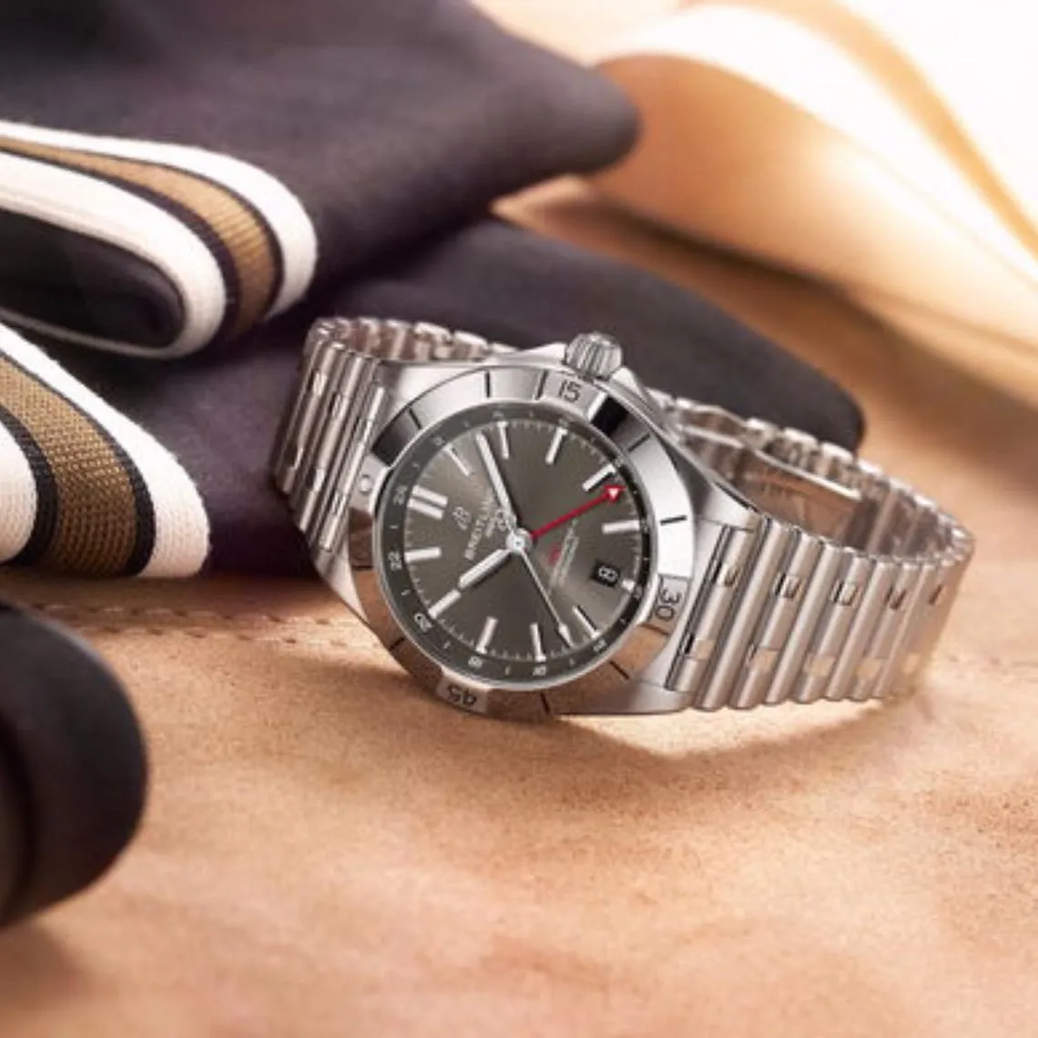tai-xuong-7.webp Breitling Chronomat Automatic Gmt 40 Ref. A32398101M1A1 Watch-Ships from USA-Free Shipping,Minimalist & Luxury Design, Perfect Gift for Him - Image 1