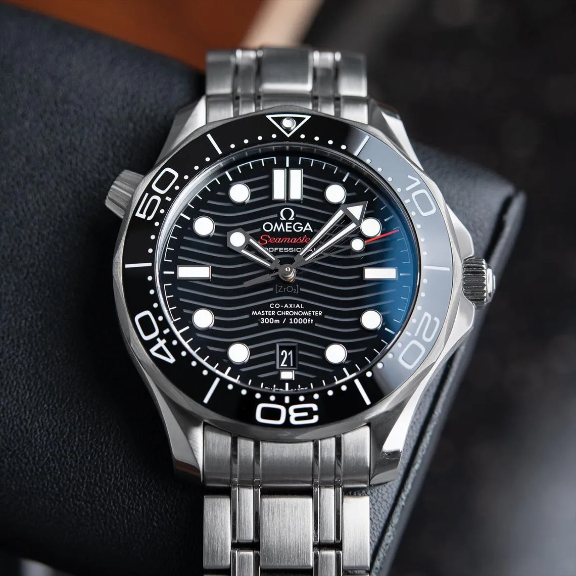 tai-xuong-8.webp Omega Seamaster Diver 300M Co-Axial Master Ref. 210.30.42.20.01 Watch – Free Shipping | Minimalist & Luxury Design | Perfect Gift for Him - Image 1